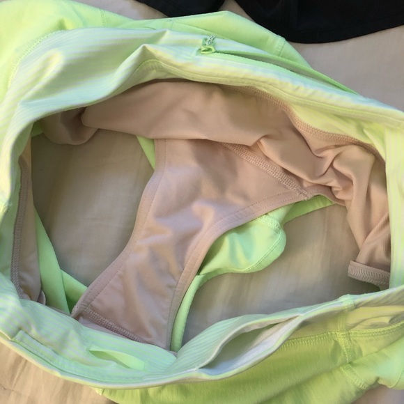 Lululemon barely worn speed shorts black & neon 6 - Picture 7 of 8